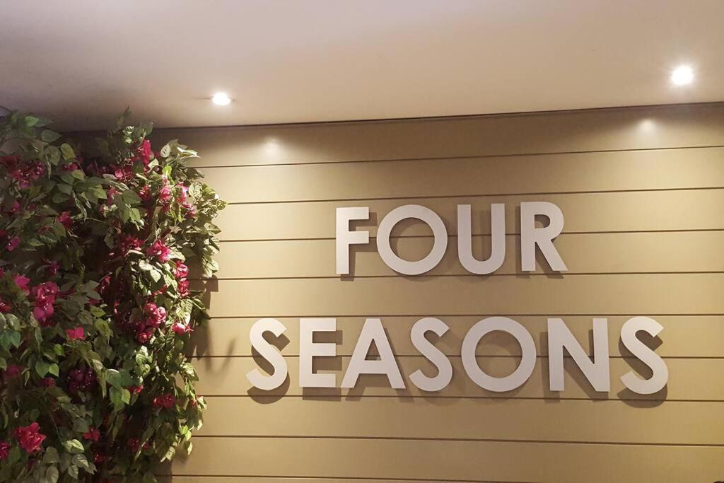 ケープタウンFour Seasons 818- Spacious Cbd Studio - Onsite Parking, Gym & Rooftop Poolアパートメント エクステリア 写真