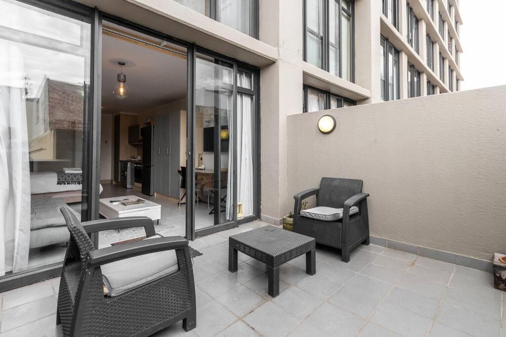 ケープタウンFour Seasons 818- Spacious Cbd Studio - Onsite Parking, Gym & Rooftop Poolアパートメント エクステリア 写真